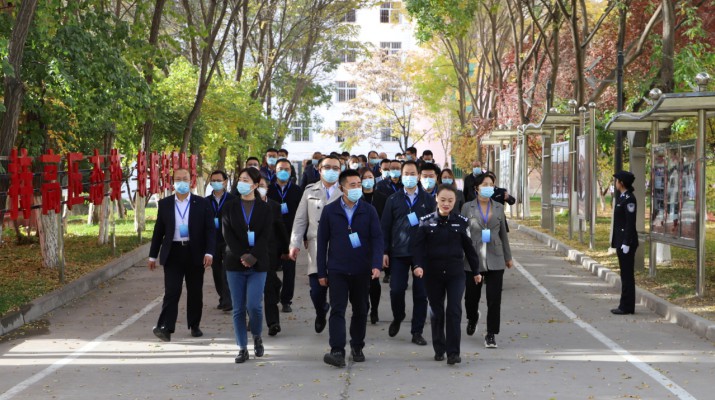 警鐘長鳴知敬畏 以案為鑒守底線丨甘肅文旅集團(tuán)中層管理人員和紀(jì)檢干部赴甘肅省女子監(jiān)獄開展警示教育活動